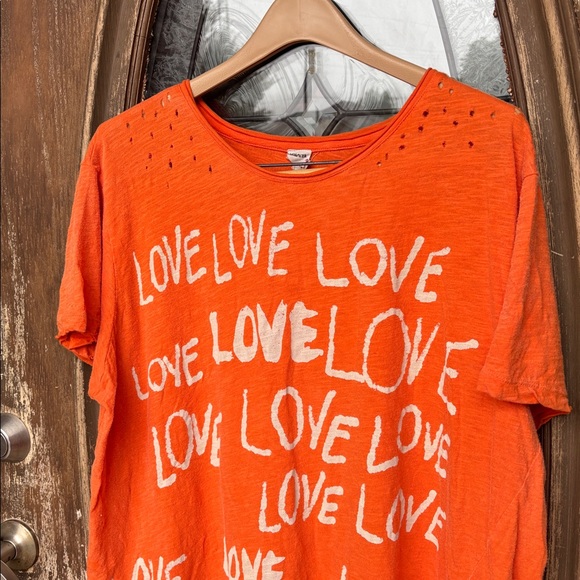 Magnolia Pearl All Over Love Tee! One size - Picture 2 of 6